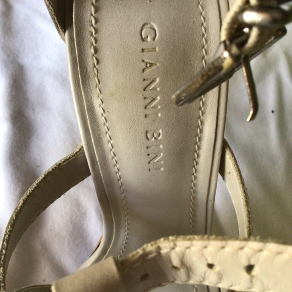 Beige Gianni Bini with box 7.5M heels - Picture 3 of 7